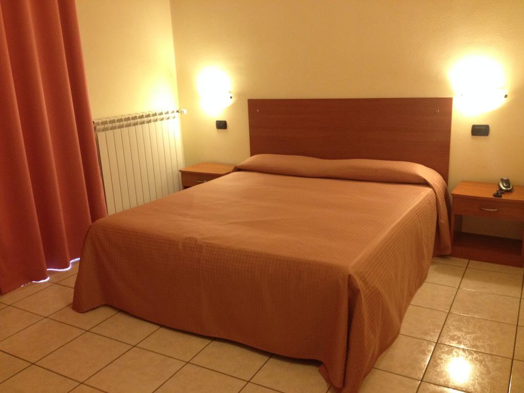 Hotel Belforte Varese Habitación foto