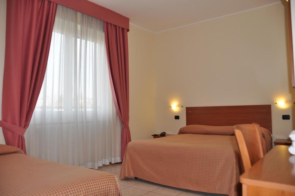 Hotel Belforte Varese Habitación foto
